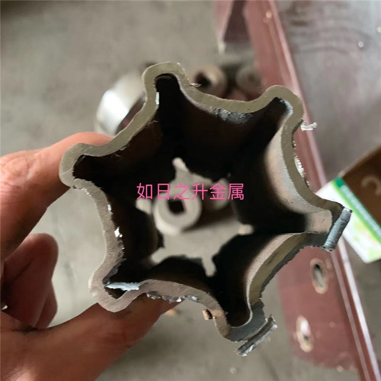 萊蕪市農(nóng)業(yè)機械異型管25六角空心管廠家直供工業(yè)設備用精密管