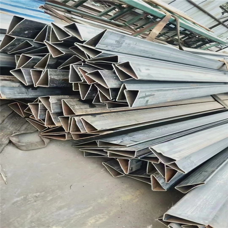 定做異型管q235半圓P形鋼管可來圖加工